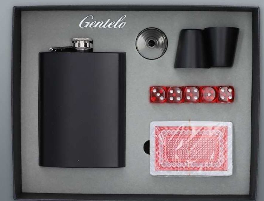 SET PLJOSKA +2 ČAŠICE +KARTE+KOCKE